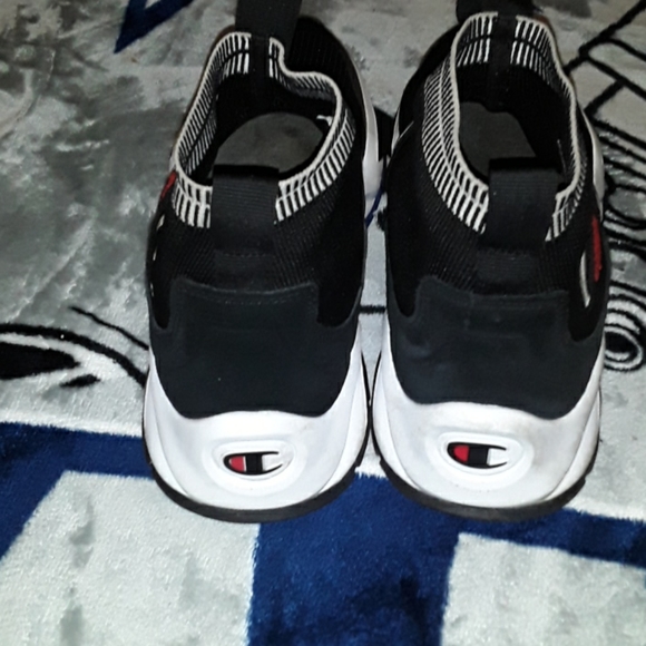 Shoes - Picture 3 of 4